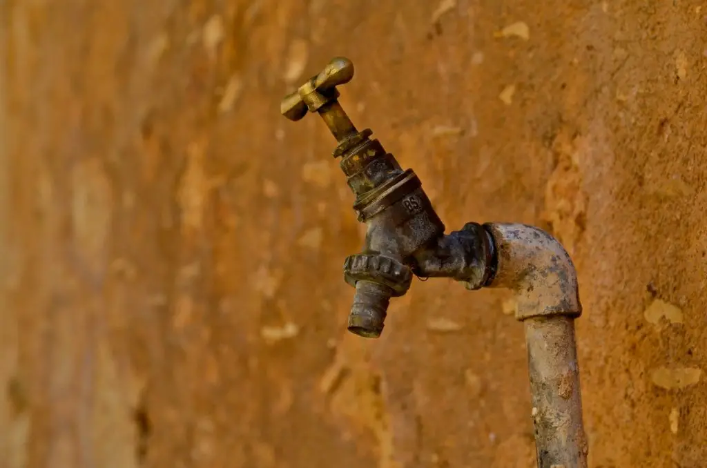 Johannesburg residents coping with water shortage during Joburg water crisis